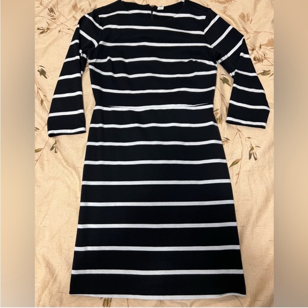 Old Navy Classic Black and White Striped Dress